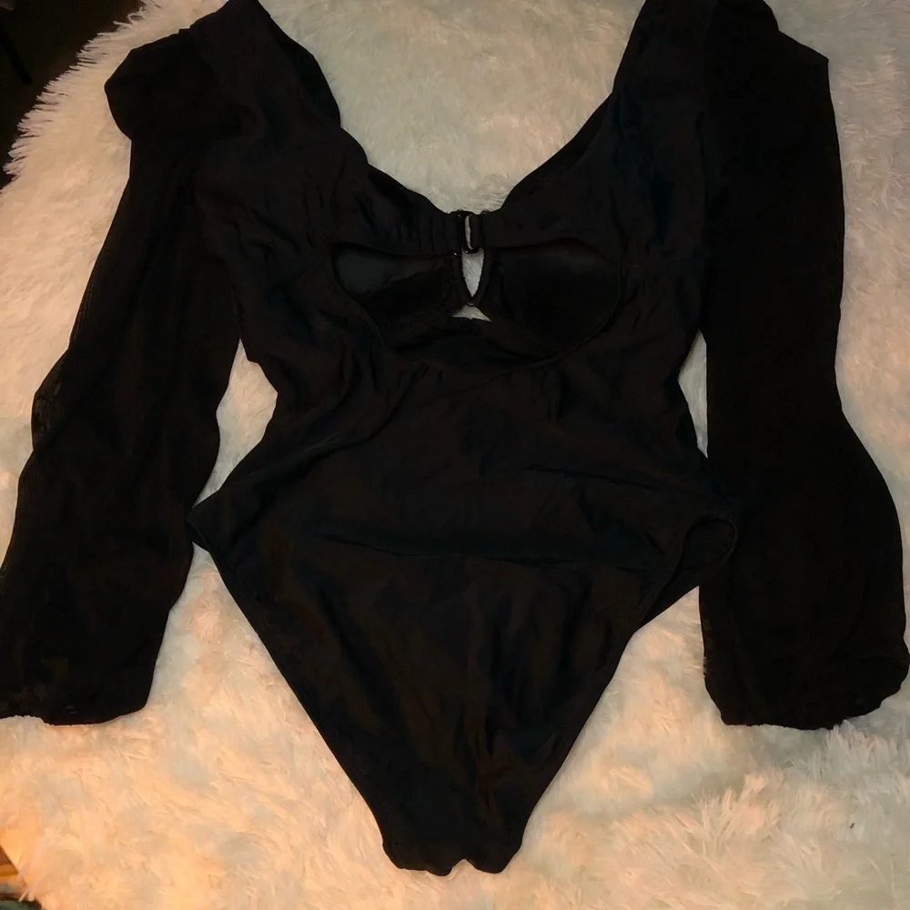 VENUS Black Swimsuit with Puffy Sleeves and Sweetheart Neckline size 16🖤